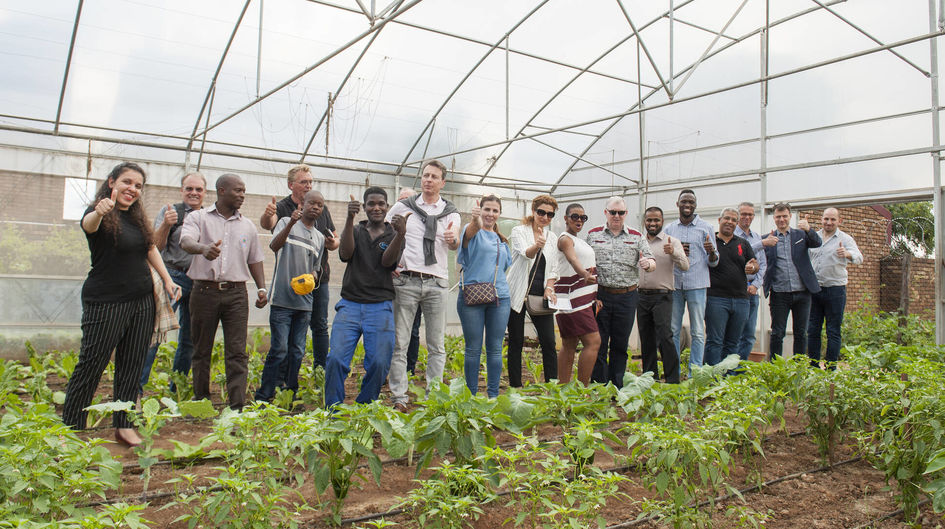 Evonik team visits Utho Ngathi's greenhouse in Soweto